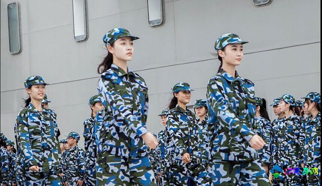 �Ϻ�������ѵ��ĸ�װ��ı�