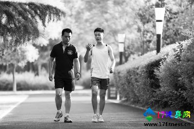 ������VS�������� ÿСʱ�շ���ʮԪ�����(ͼ)