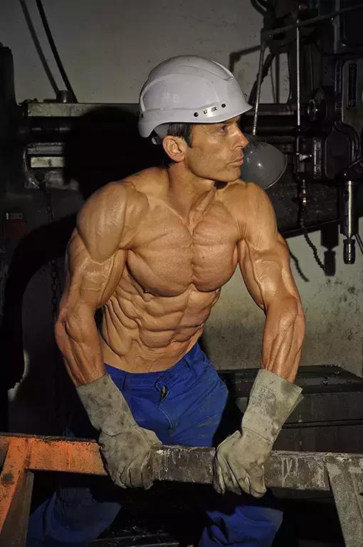 ����שСΰ�������������磬��ʵ����Ҳ��һλ��ש�������