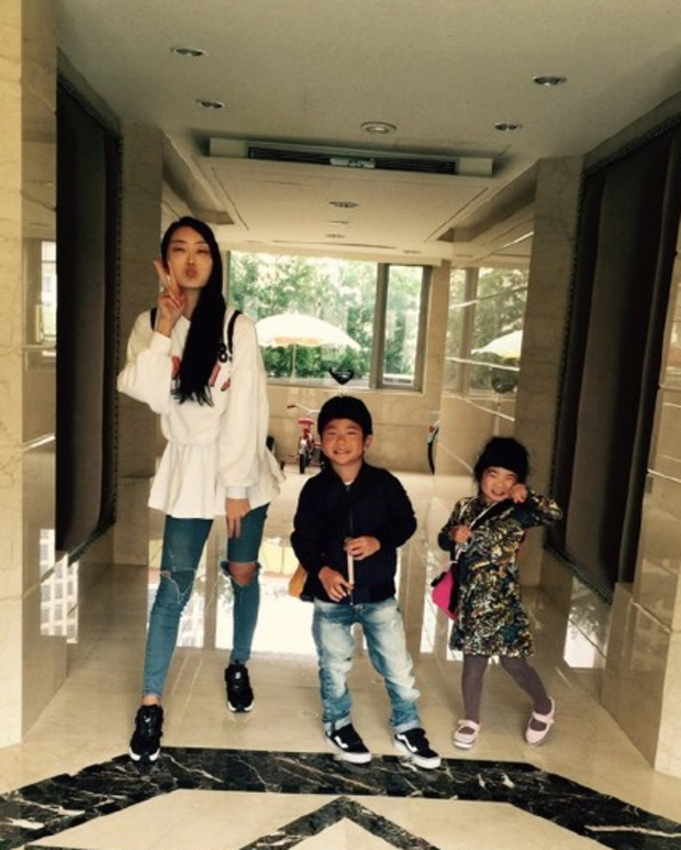 �ܸ����ӽ������Ӻ� ���ĸ�����������